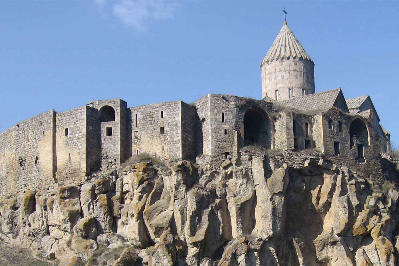 South-eastern building. Auxiliary and economic structures