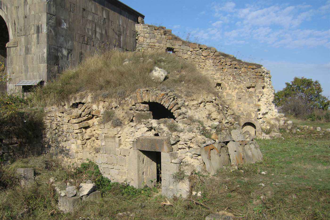 Structures Southof the Entrance